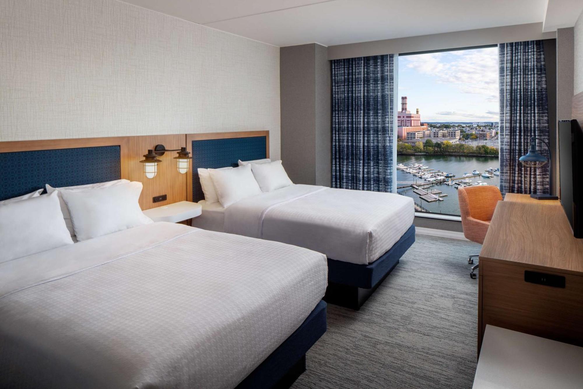 Hampton Inn Boston Seaport District Exterior photo