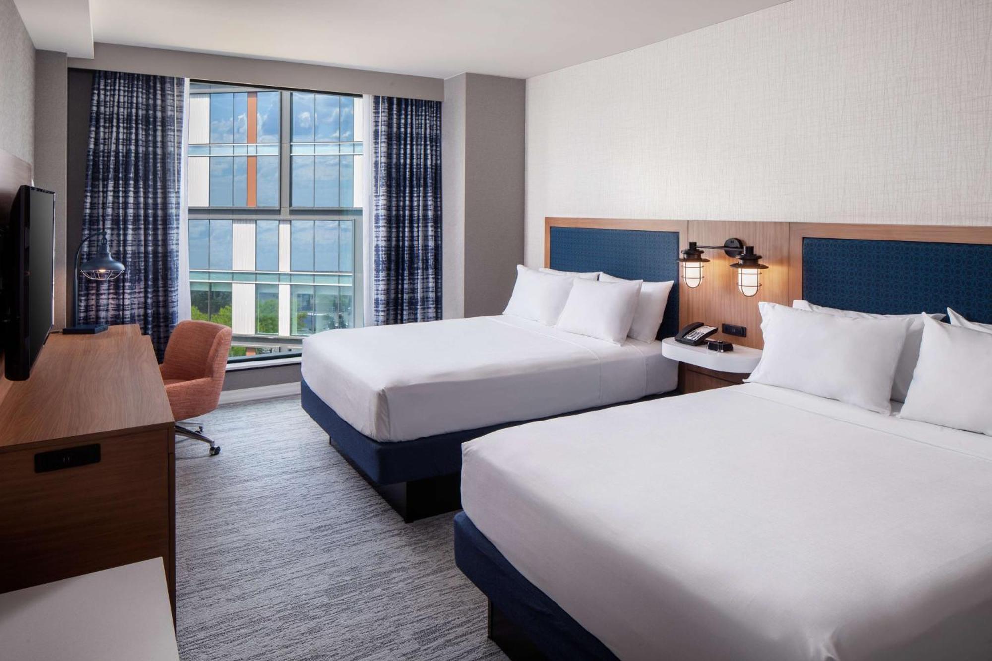 Hampton Inn Boston Seaport District Exterior photo